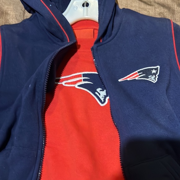 Boys Large New England Patriots Sweatshirt, Sweatpant, and Hooded Vest Combo - Picture 3 of 5